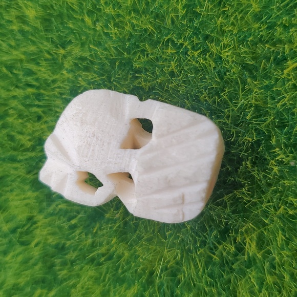 Unique Vintage Jewelry - Bone Elephant Stunning Carved Pendant P328